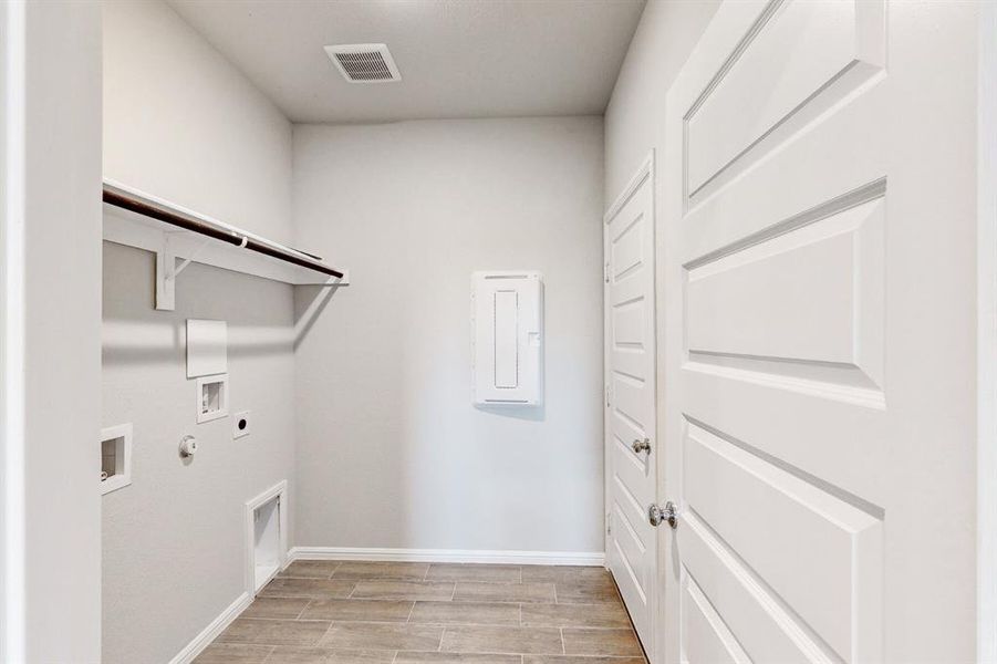 Spacious, unfurnished interior of a new home in Mobberly Farms, Pilot Point (Image 25). Spacious, unfurnished interior of a new home in Mobberly Farms, Pilot Point (Image 25).