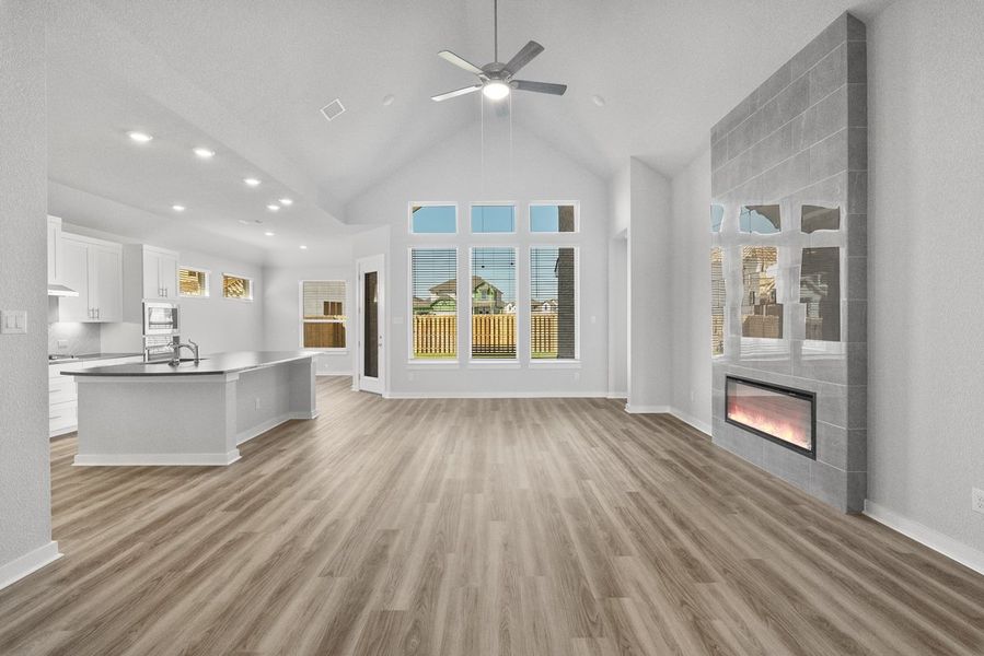 Spacious, unfurnished interior of a new home in Lariat, Liberty Hill (Image 35).