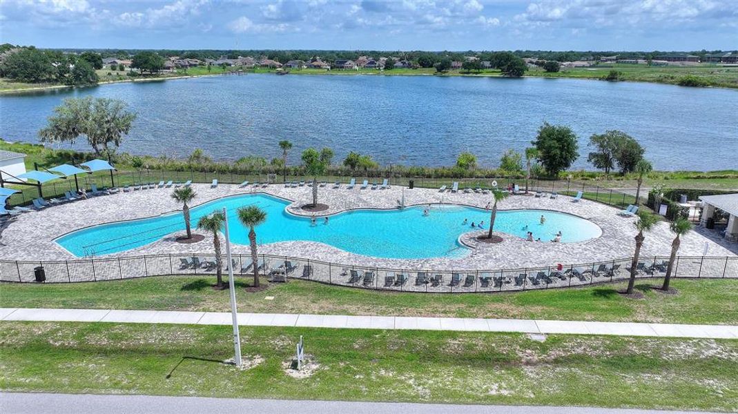 Community amenities in , Winter Haven (Image 37).