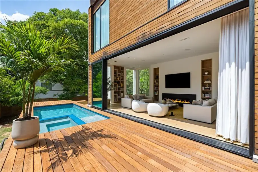 Exterior details and patio area of a home in , Brookhaven (Image 4).