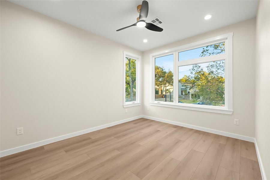 Spacious, unfurnished interior of a new home in , Austin (Image 24).
