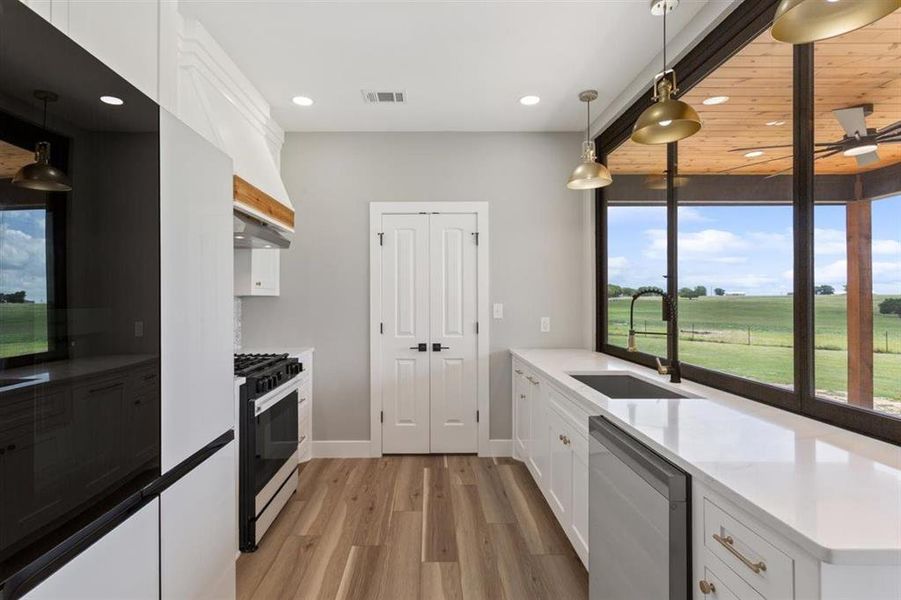 Furnished interior view inside a new home in , McGregor (Image 5).