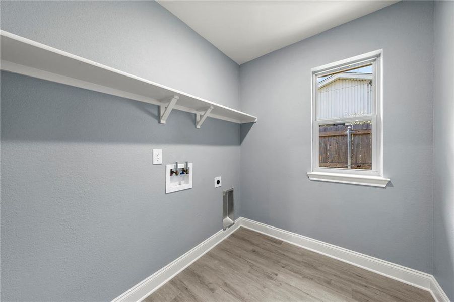 Spacious, unfurnished interior of a new home in , Waco (Image 20). Spacious, unfurnished interior of a new home in , Waco (Image 20).