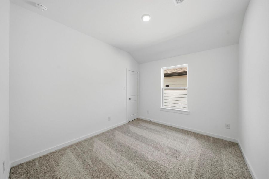 Spacious, unfurnished interior of a new home in Sienna 45', 50', Missouri City (Image 12). Spacious, unfurnished interior of a new home in Sienna 45', 50', Missouri City (Image 12).