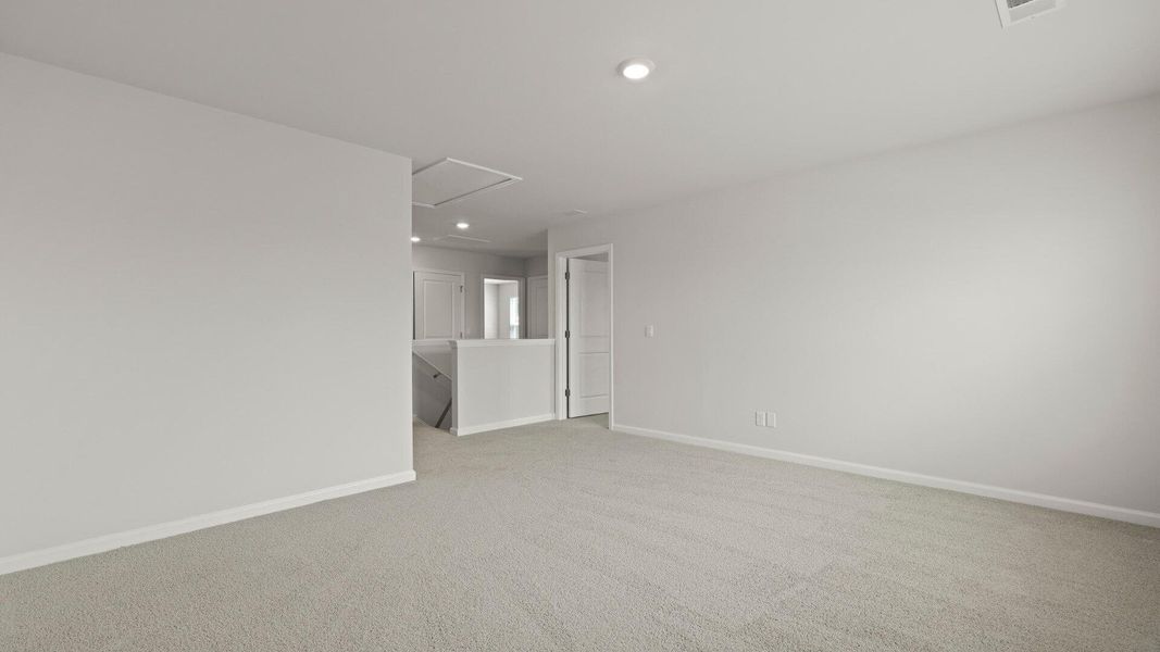 Spacious, unfurnished interior of a new home in , Summerville (Image 23).