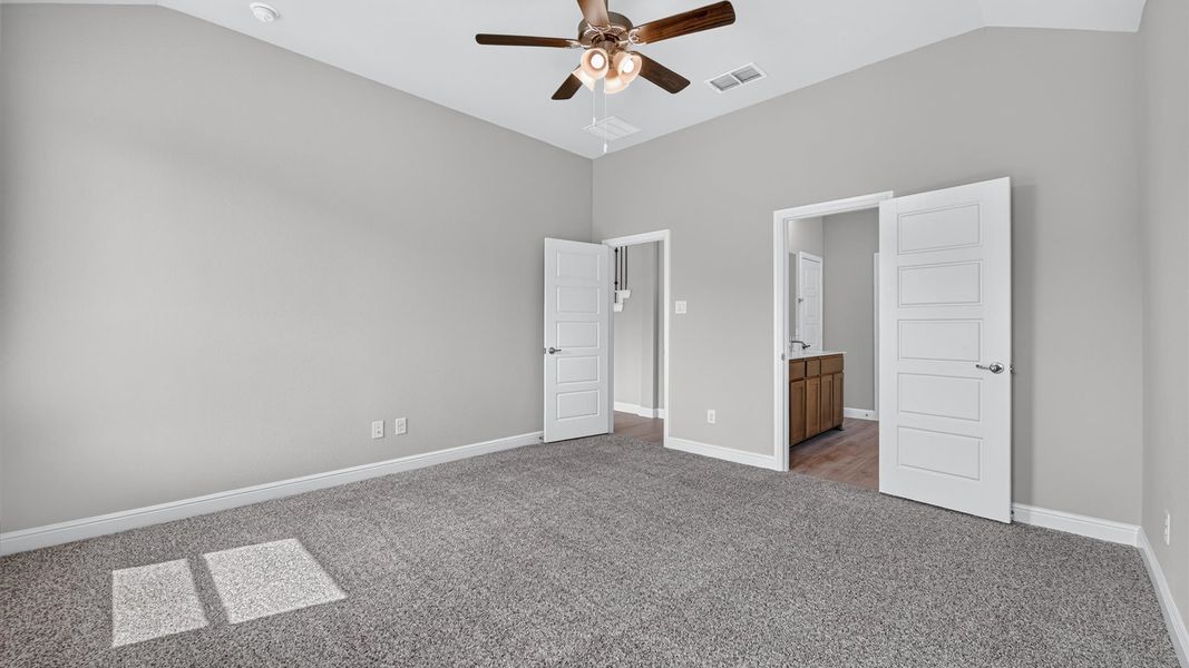 Representative unfurnished interior of a home built from the Tallow by D.R. Horton in Treeline, Justin (Image 23).