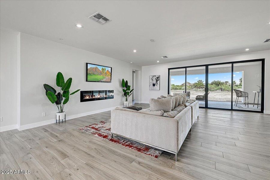 08-Family Room IV 08-Family Room IV