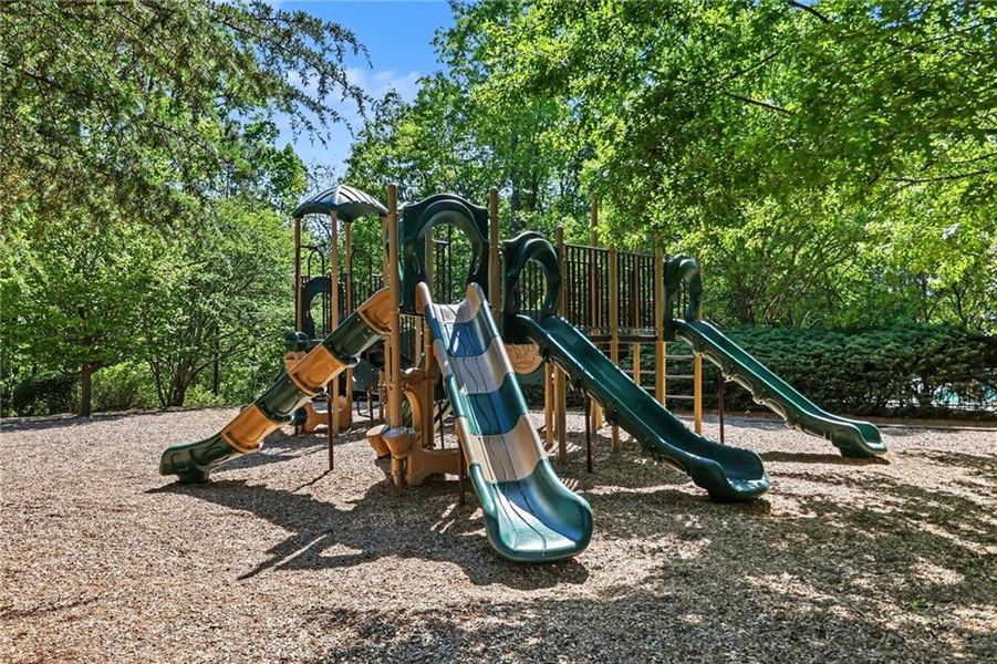 Community amenities in , Canton (Image 27).