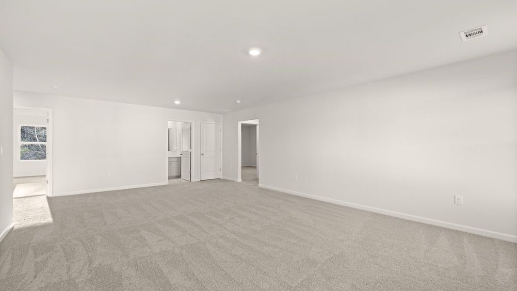 Spacious, unfurnished interior of a new home in Liberty Crossing, Braselton (Image 24).
