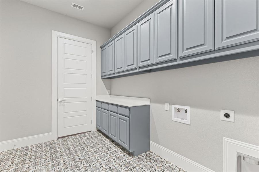Furnished interior view inside a new home in , Weatherford (Image 16).