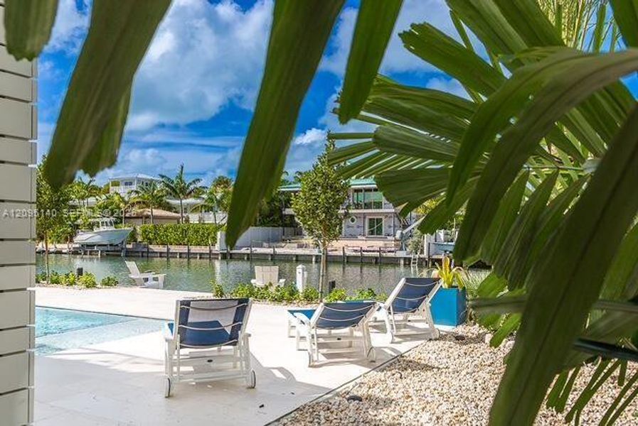 Exterior details and patio area of a home in , Islamorada, Village of Islands (Image 45).