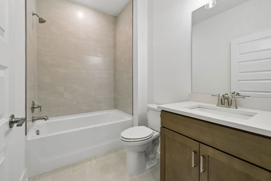 Furnished interior view inside a new home in Del Webb Barton Village, Lebanon (Image 5).