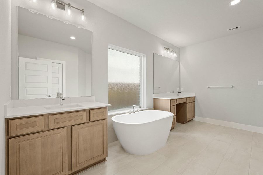 Furnished interior view inside a new home in Briarwood Crossing, Rosenberg (Image 4).