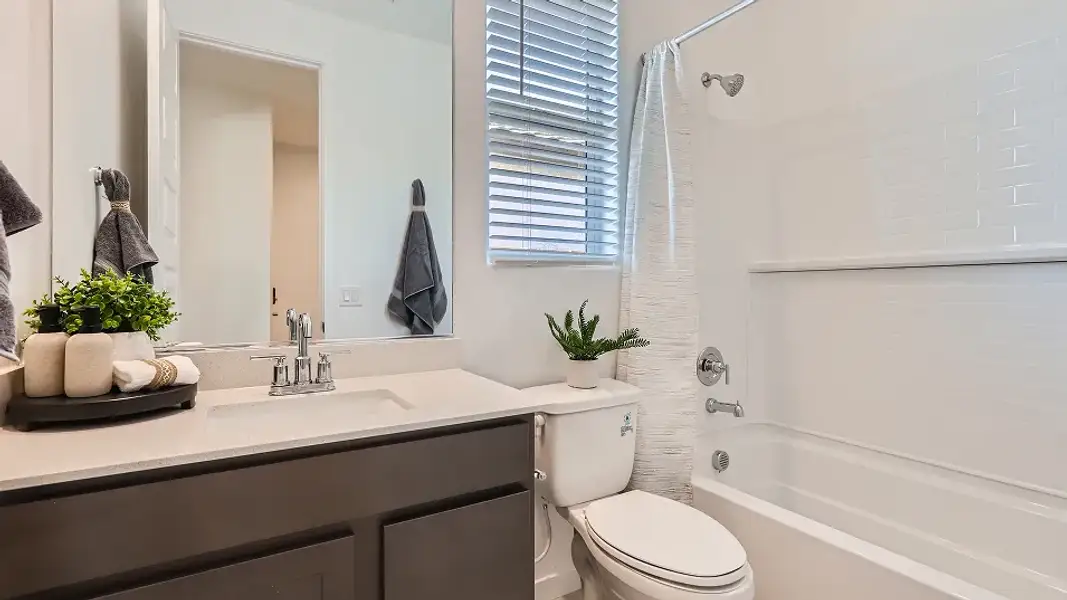 3580 Latitude Bath2 F1 Base7 3580 Latitude Bath2 F1 Base7