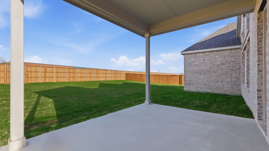 Exterior details and patio area of a home in Lakeshore Bluffs, Shady Shores (Image 22).