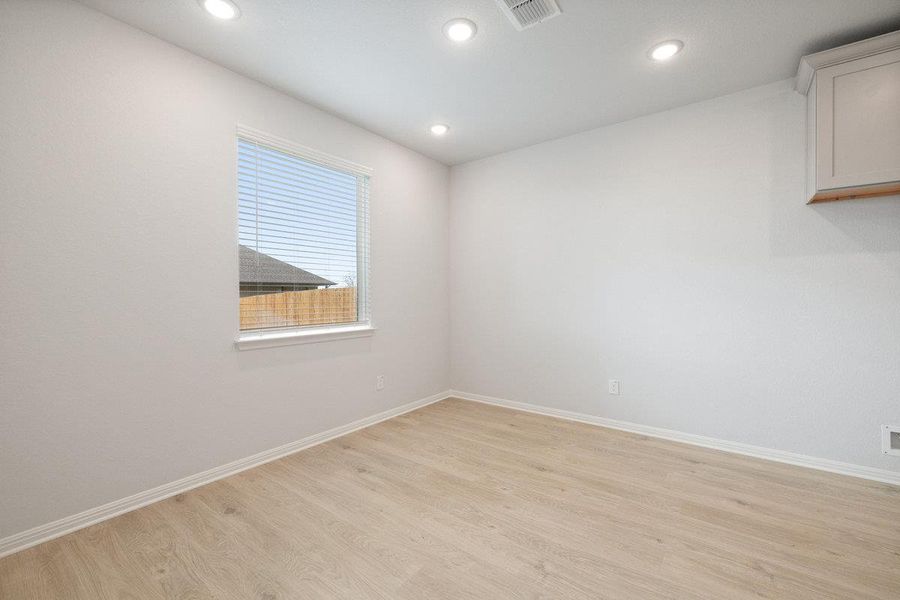 Photos of similar home. Actual home under construction.