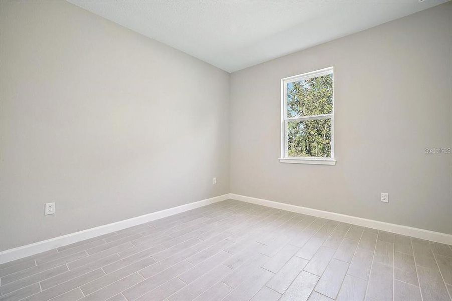 Spacious, unfurnished interior of a new home in , Cape Coral (Image 17).