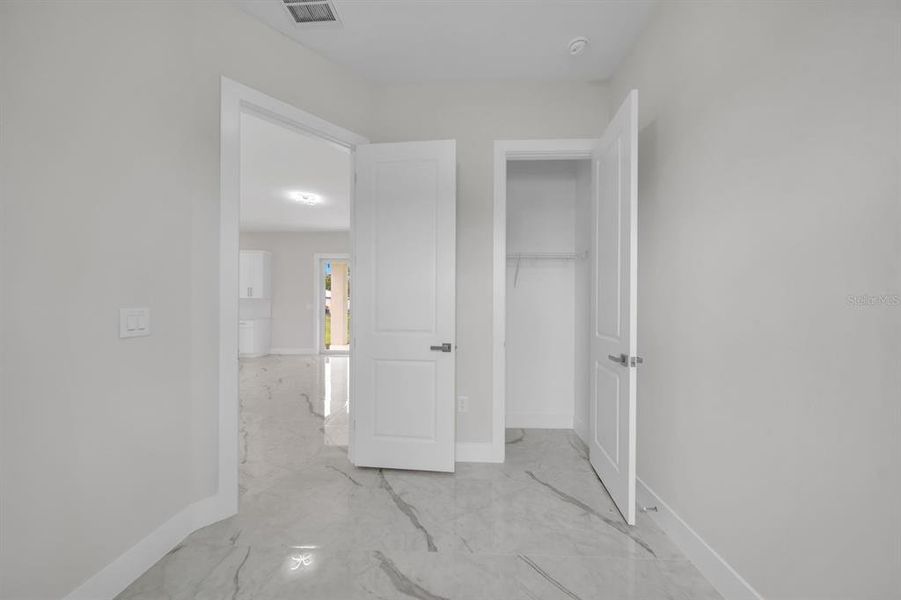 Spacious, unfurnished interior of a new home in , Lehigh Acres (Image 23).