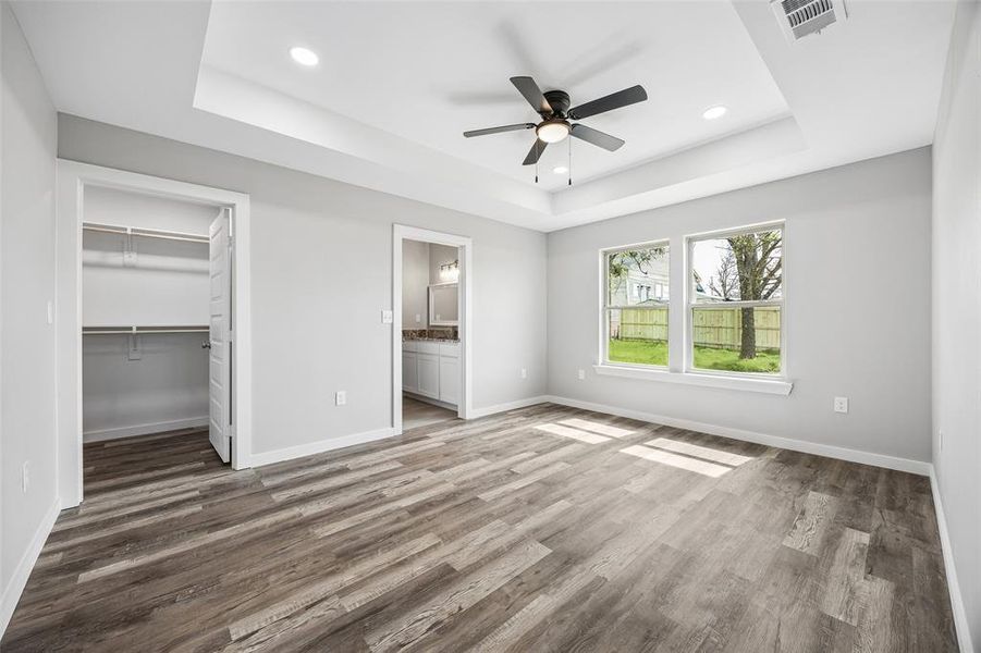 Spacious, unfurnished interior of a new home in , Itasca (Image 21).