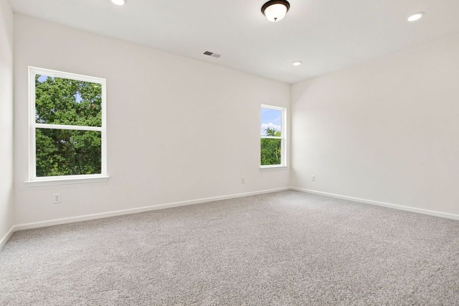 Spacious, unfurnished interior of a new home in Hampshire Hills, Columbia (Image 26).