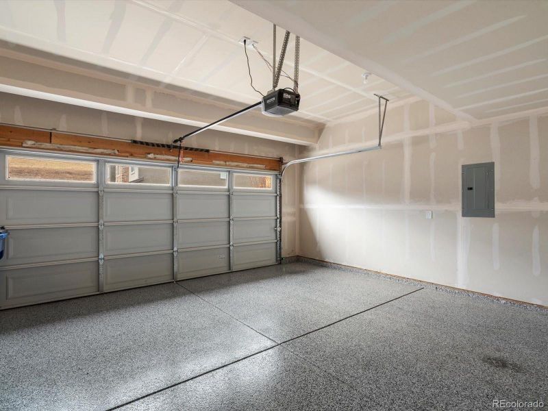 You can fit a FULL SIZE truck in this garage! You can fit a FULL SIZE truck in this garage!