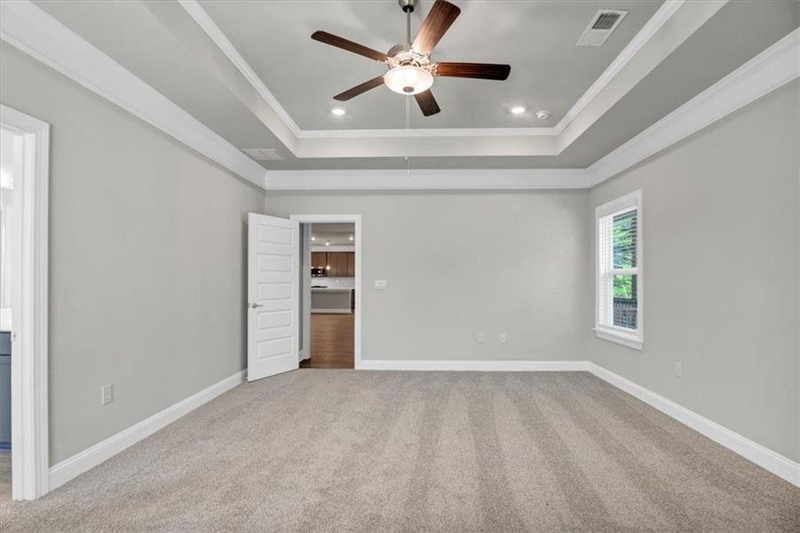 Spacious, unfurnished interior of a new home in Tuscany Hills, Douglasville (Image 38).