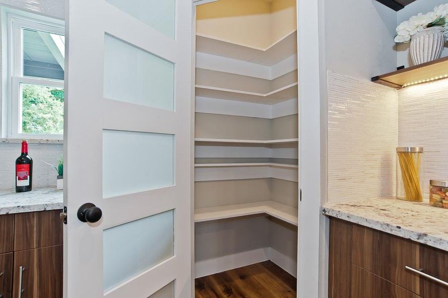 Furnished interior view inside a new home in , Dallas (Image 25). Furnished interior view inside a new home in , Dallas (Image 25).