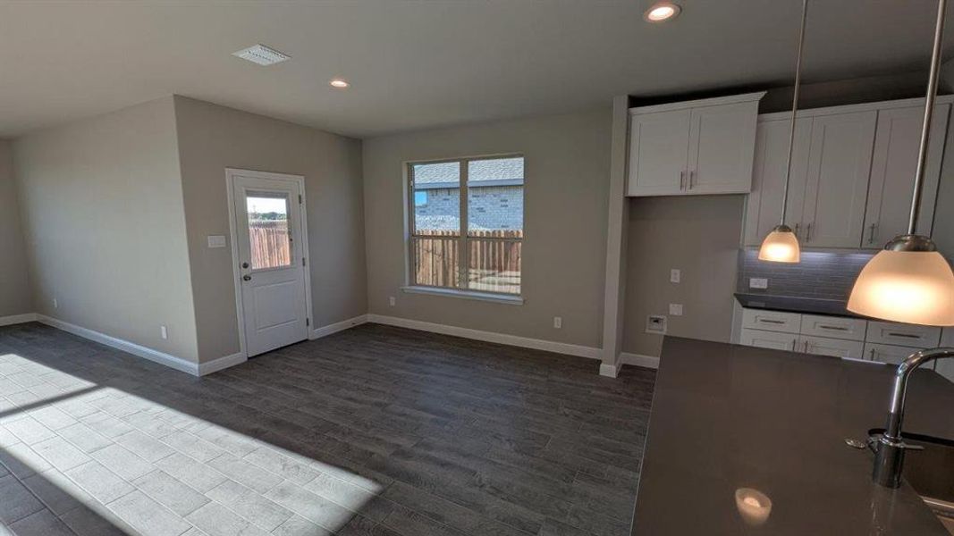 Spacious, unfurnished interior of a new home in Bella Vista, Granbury (Image 9). Spacious, unfurnished interior of a new home in Bella Vista, Granbury (Image 9).
