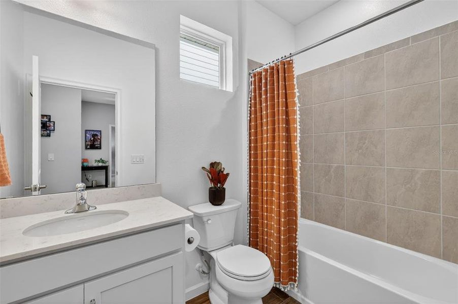 Furnished interior view inside a new home in , Mount Dora (Image 17).