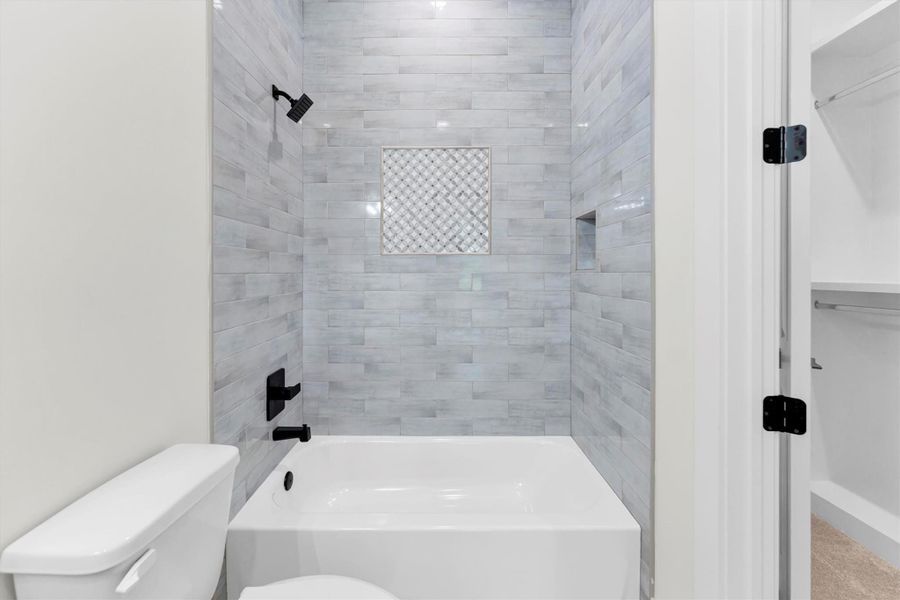 Furnished interior view inside a new home in , Conroe (Image 11).