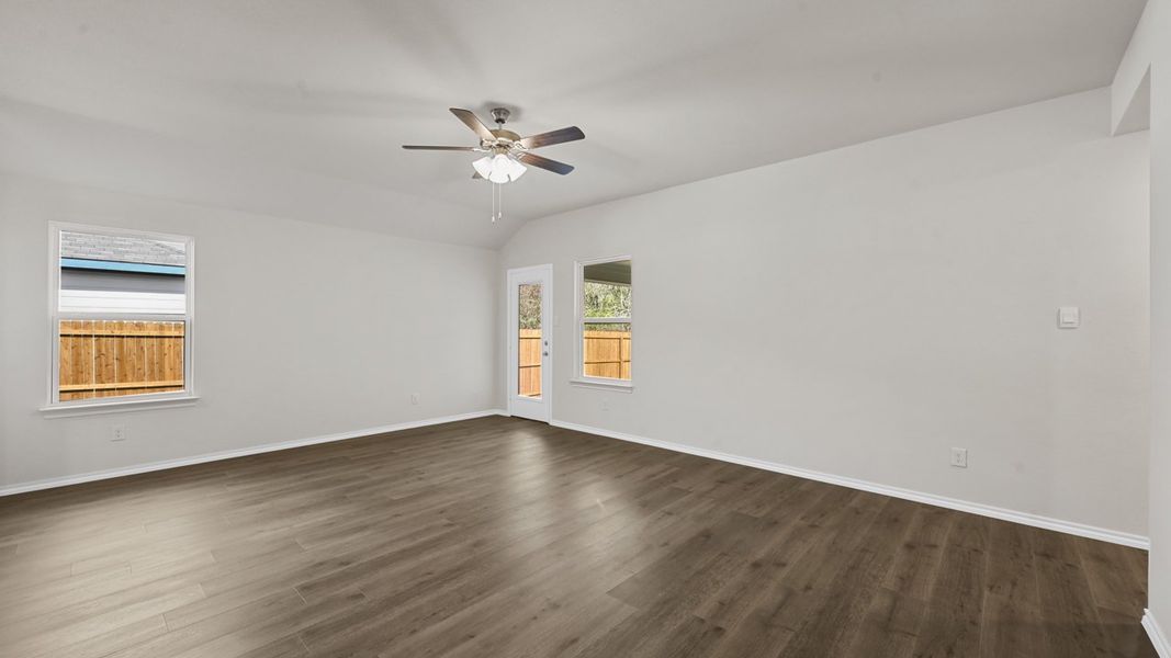 Spacious, unfurnished interior of a new home in Wildwood, Royse City (Image 27).