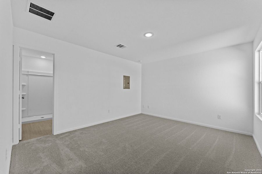 Spacious, unfurnished interior of a new home in , New Braunfels (Image 17).