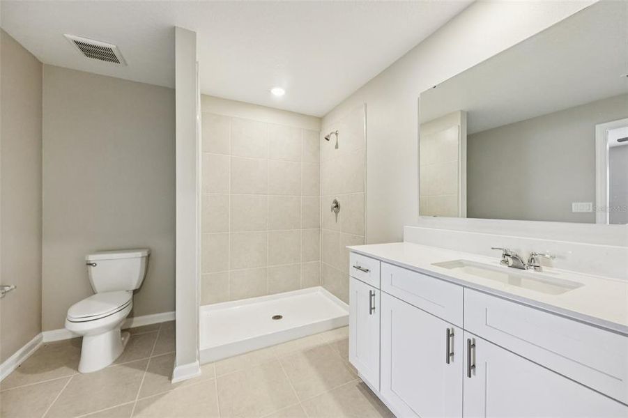 Furnished interior view inside a new home in , Daytona Beach (Image 7).