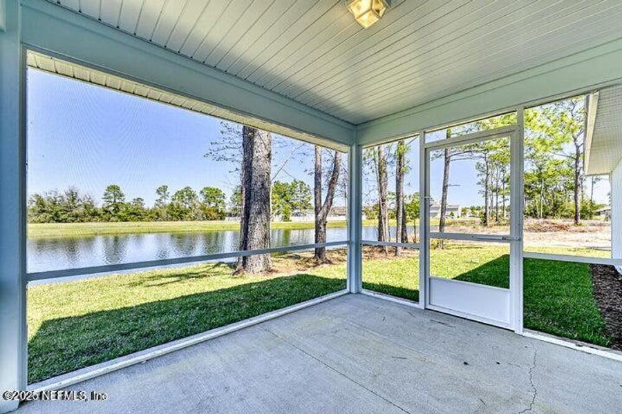Exterior details and patio area of a home in , Jacksonville (Image 1).