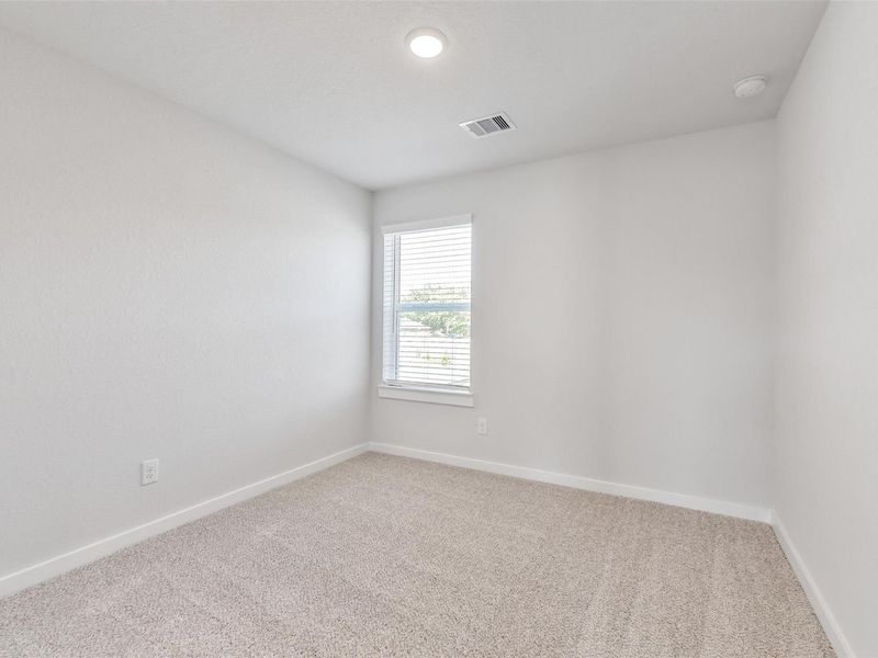 Spacious, unfurnished interior of a new home in Lakes at Black Oak, Magnolia (Image 28).