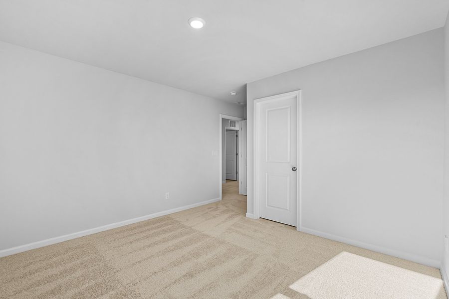 Spacious, unfurnished interior of a new home in Hanes Lake, Winston-Salem (Image 40).