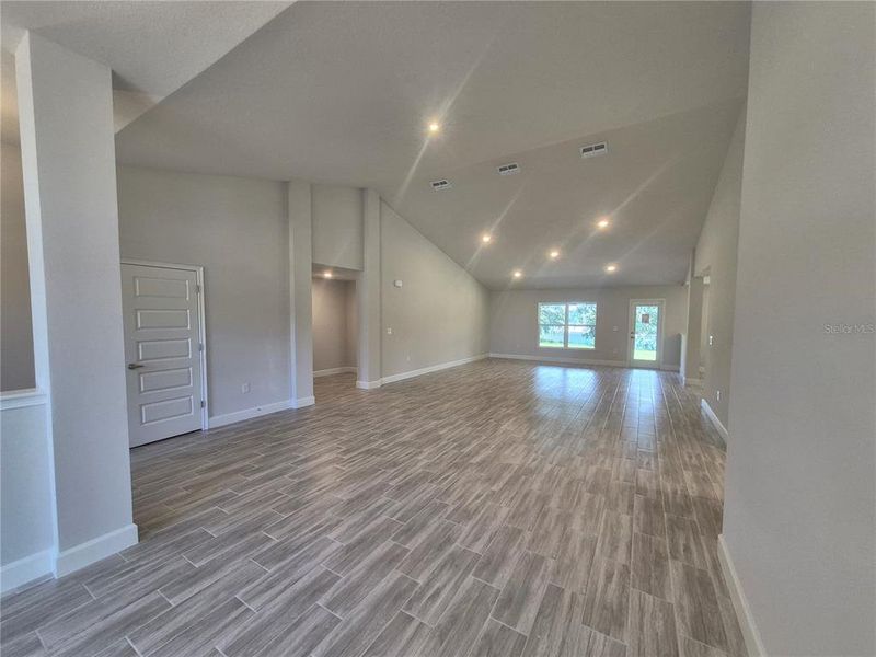 Spacious, unfurnished interior of a new home in Hill Country Estates, Dade City (Image 25). Spacious, unfurnished interior of a new home in Hill Country Estates, Dade City (Image 25).