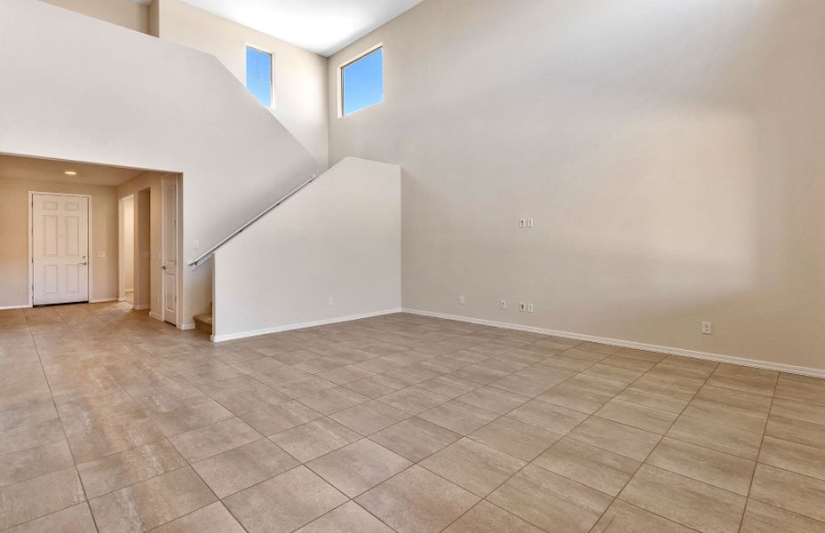 Spacious, unfurnished interior of a new home in El Rancho Santa Rosa, Maricopa (Image 15).