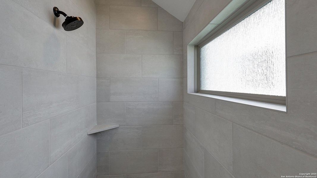 Image 32 of a home in Esperanza 50'.