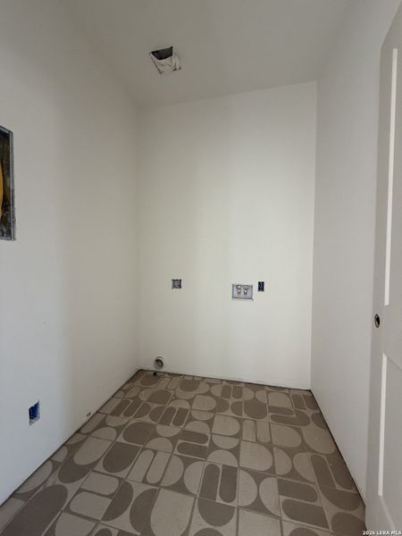 Spacious, unfurnished interior of a new home in , Eagle Pass (Image 4). Spacious, unfurnished interior of a new home in , Eagle Pass (Image 4).