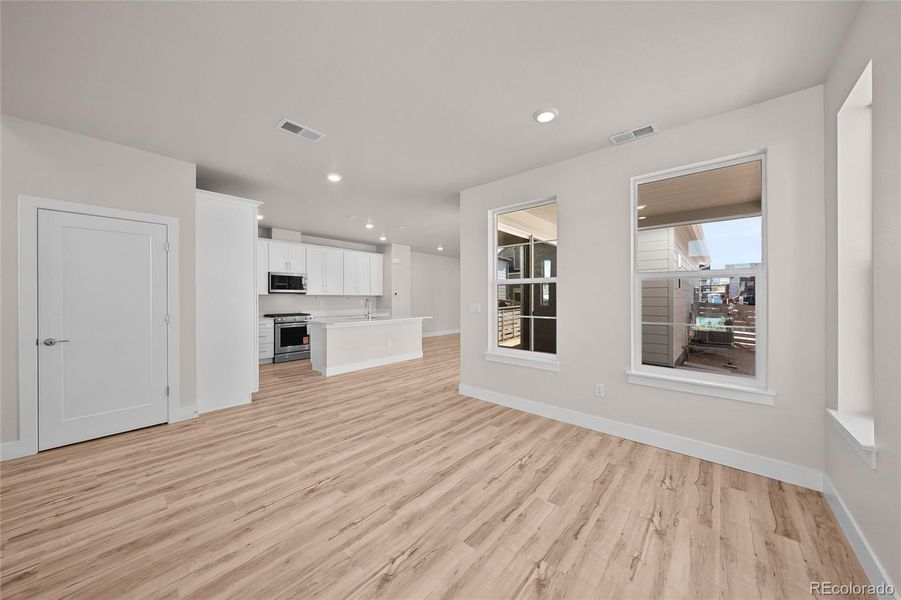 Spacious, unfurnished interior of a new home in , Littleton (Image 24).