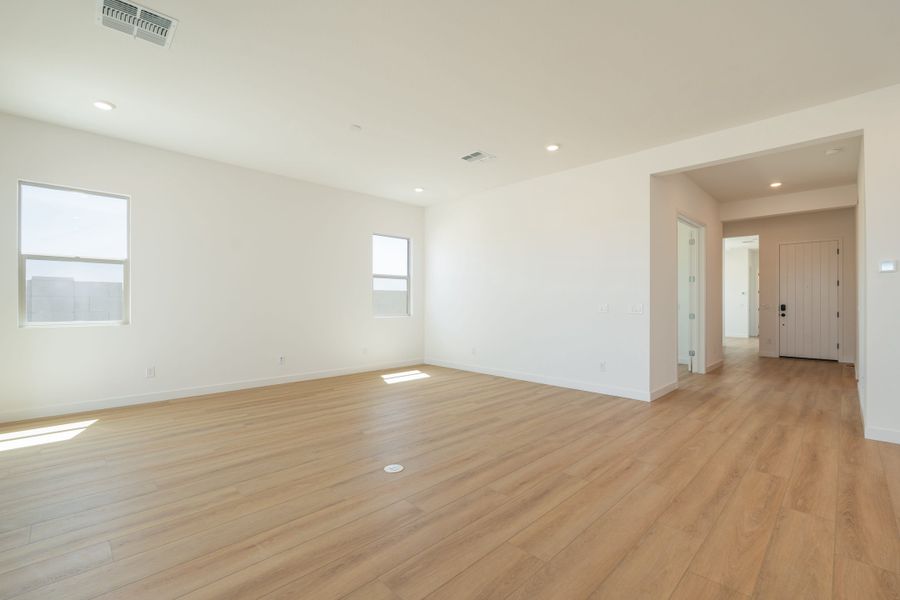 Spacious, unfurnished interior of a new home in Soleo, San Tan Valley (Image 13).