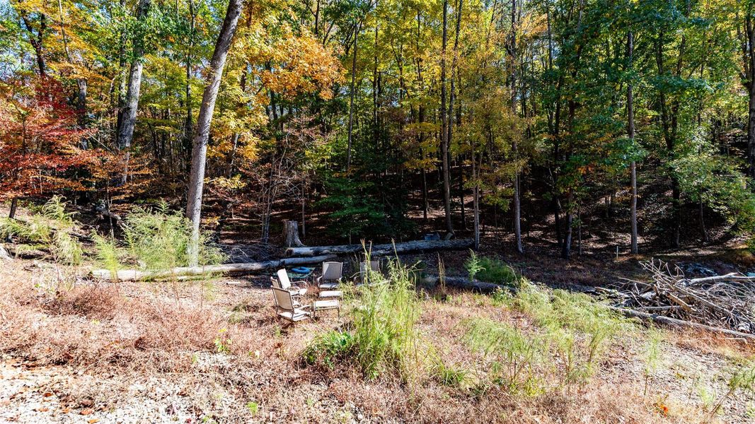 Natural landscape and outdoor views near in Statesville (Image 3). Natural landscape and outdoor views near in Statesville (Image 3).