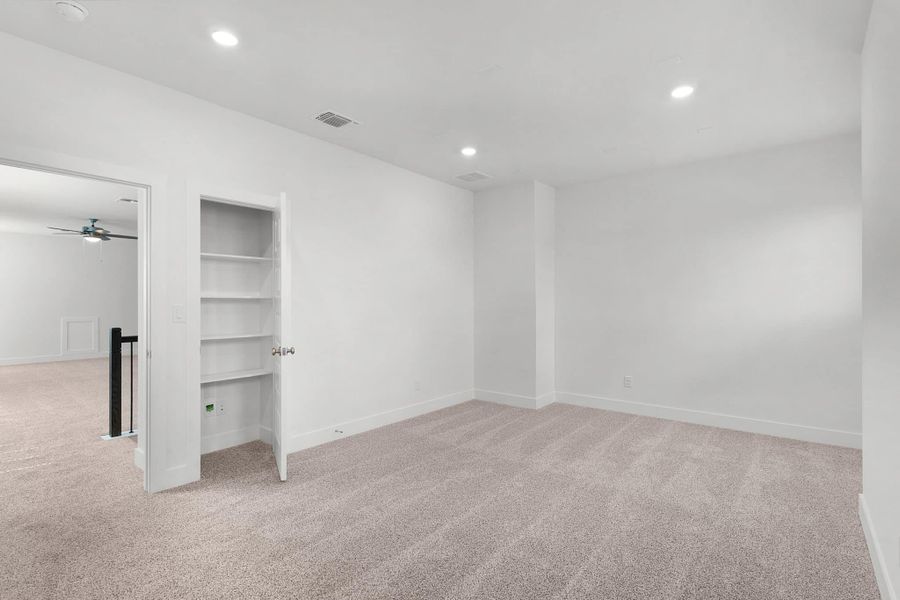 Spacious, unfurnished interior of a new home in Nolina, Georgetown (Image 46).