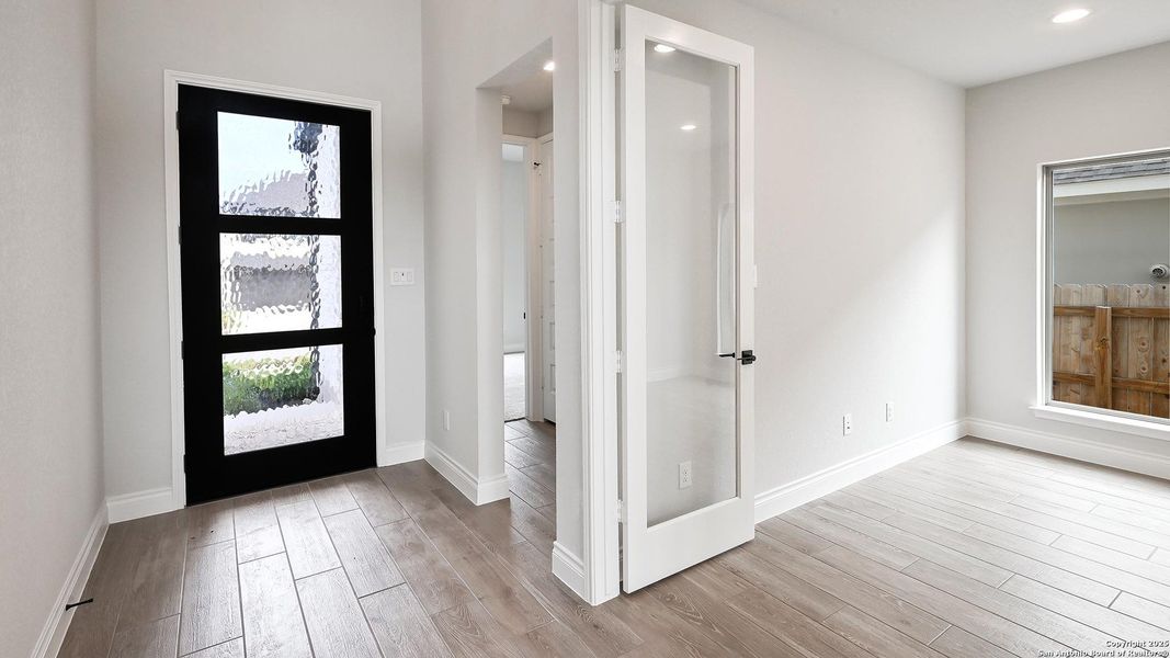 Spacious, unfurnished interior of a new home in Legacy At Lake Dunlap 50', New Braunfels (Image 18). Spacious, unfurnished interior of a new home in Legacy At Lake Dunlap 50', New Braunfels (Image 18).