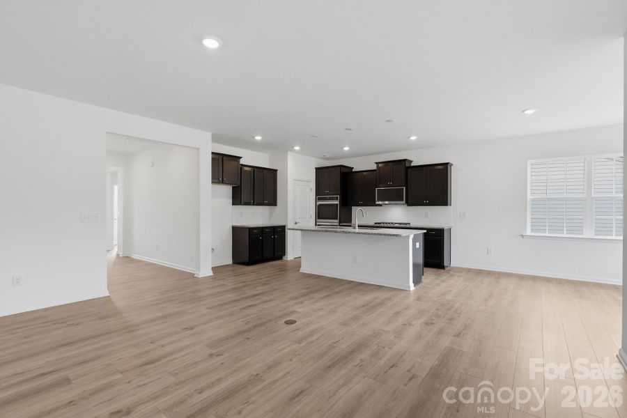 Image 29 of a home in Roselyn.