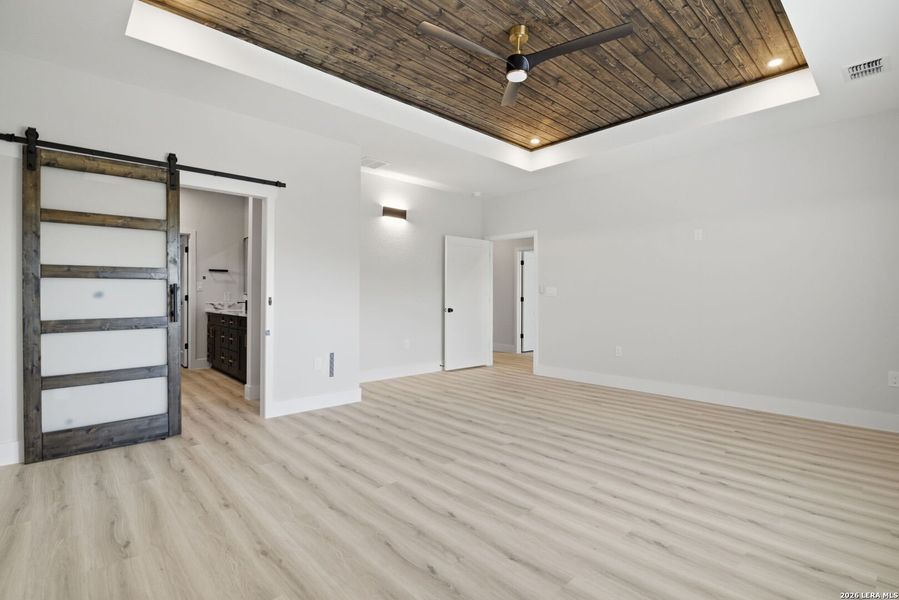 Spacious, unfurnished interior of a new home in , San Antonio (Image 23).