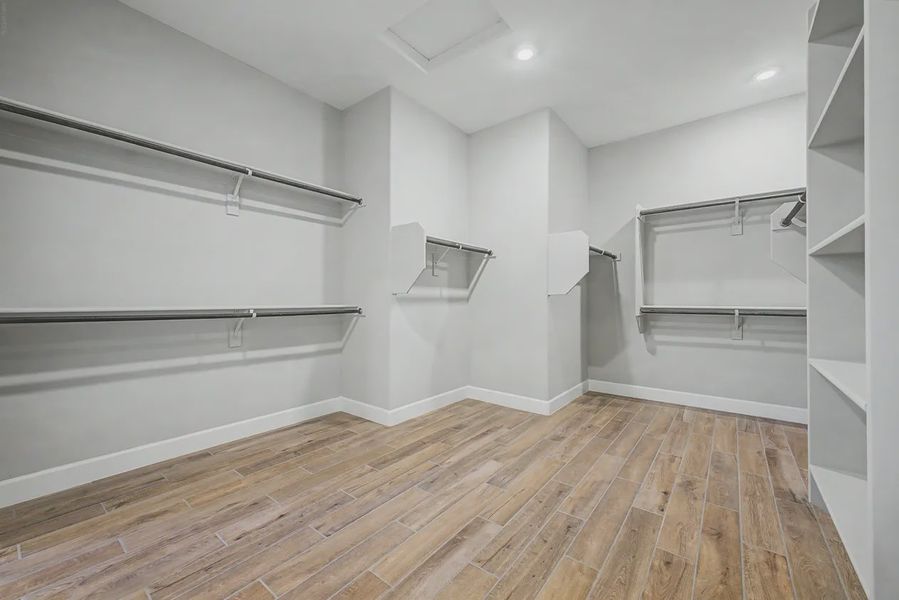 Spacious, unfurnished interior of a new home in Bellero Estates, Queen Creek (Image 25).