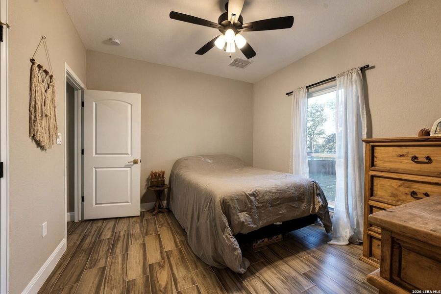 Furnished interior view inside a new home in , La Vernia (Image 41).
