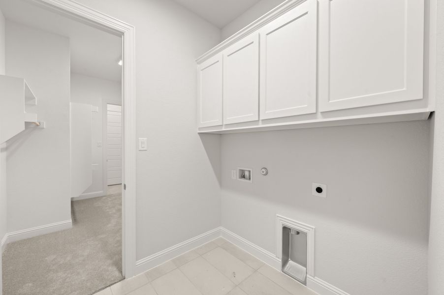Spacious, unfurnished interior of a new home in Bridgewater, Midlothian (Image 33).